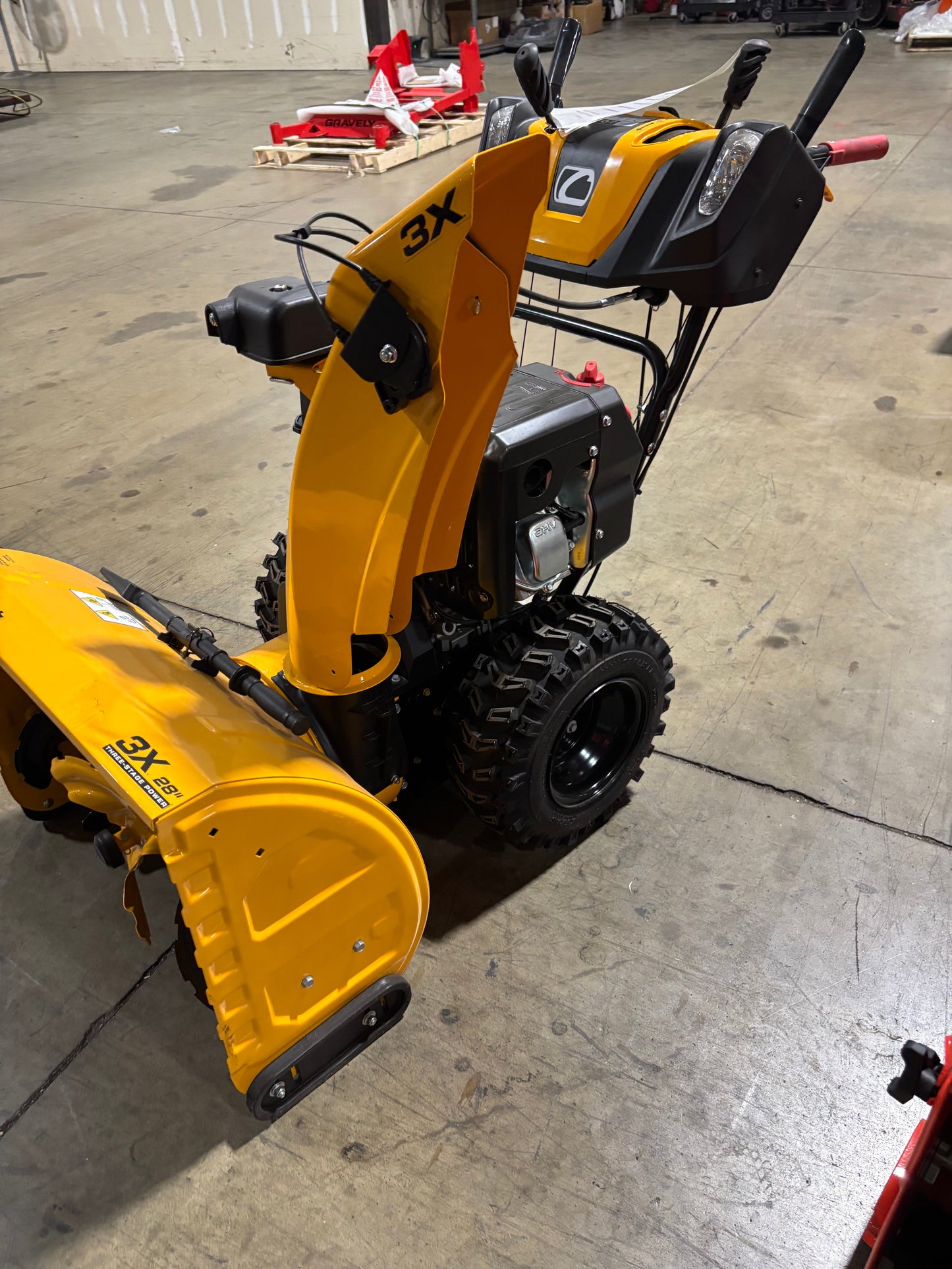 Cub Cadet 3X (28") Three-Stage Snow Blower (Scratch & Dent/Full Warranty)