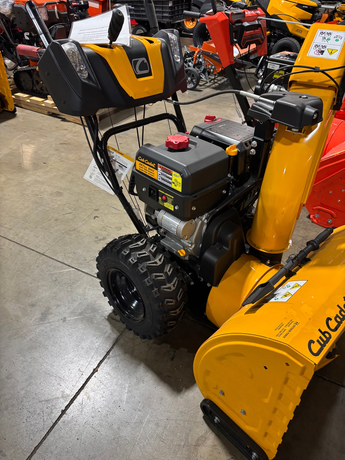Cub Cadet 3X (28") Three-Stage Snow Blower (Scratch & Dent/Full Warranty)